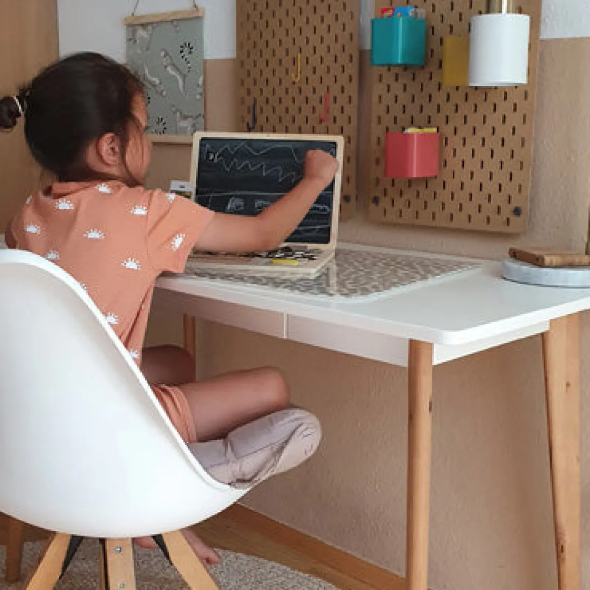 Holz-Laptop mit Magnettafel