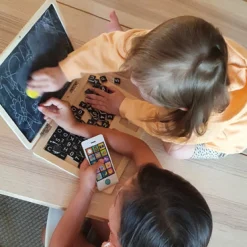 Holz-Laptop mit Magnettafel
