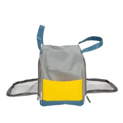 Hund mit Tasche und Pflege-Set