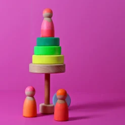 Kleiner Scheibenturm aus Naturholz | Neongrün