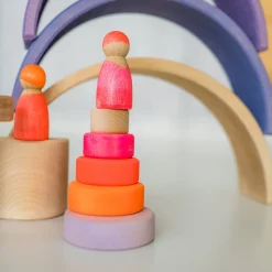 Kleiner Scheibenturm aus Naturholz | Neonpink