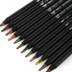12 mehrfarbige Buntstifte